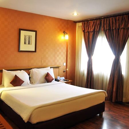 Indismart Hotel Kolkata Eksteriør bilde