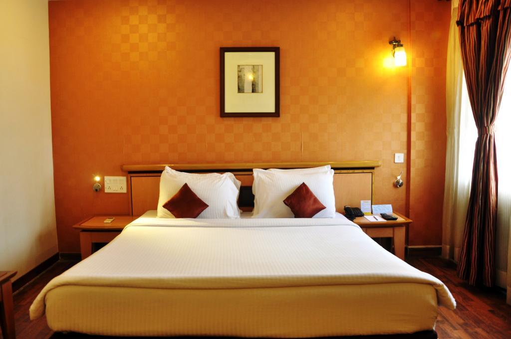 Indismart Hotel Kolkata Eksteriør bilde