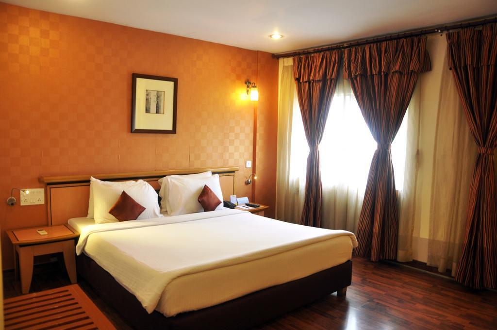 Indismart Hotel Kolkata Eksteriør bilde