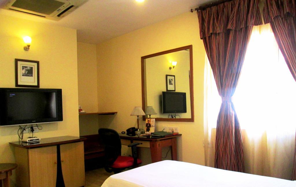 Indismart Hotel Kolkata Eksteriør bilde