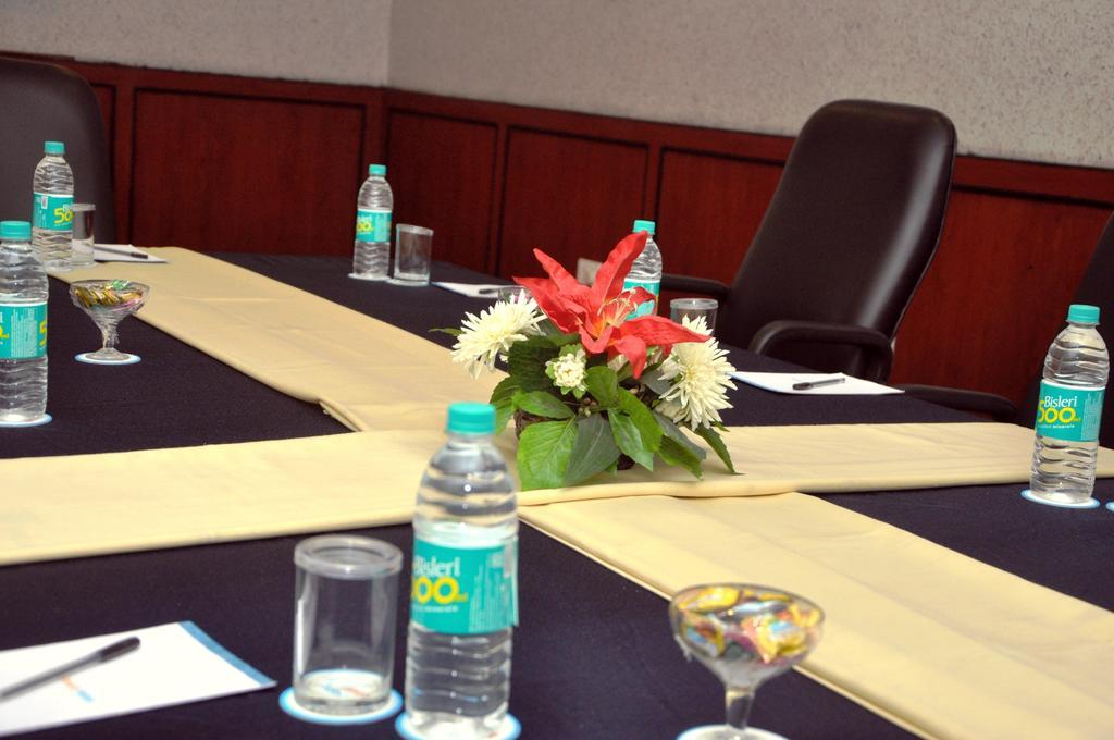 Indismart Hotel Kolkata Eksteriør bilde