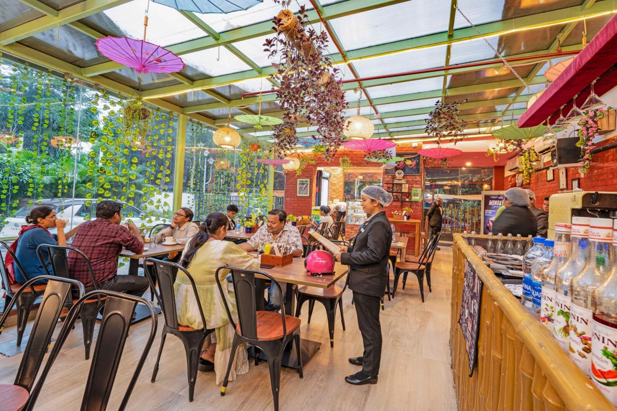 Indismart Hotel Kolkata Eksteriør bilde