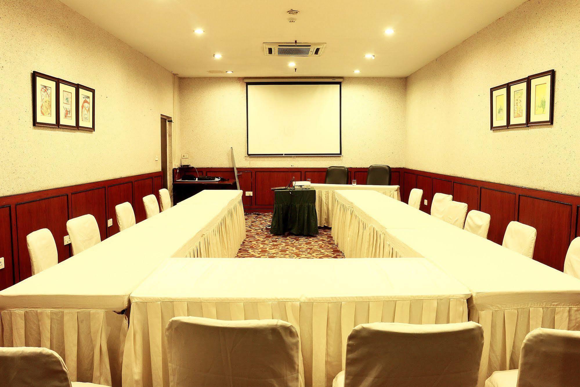 Indismart Hotel Kolkata Eksteriør bilde