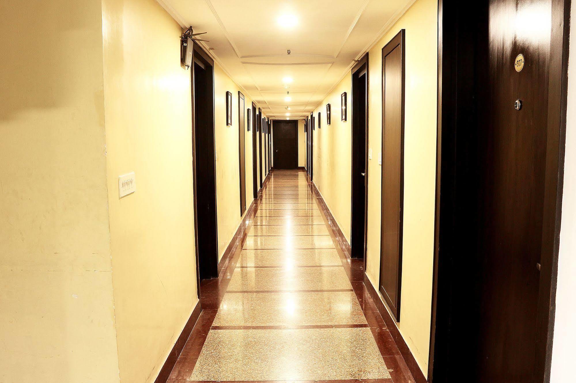 Indismart Hotel Kolkata Eksteriør bilde